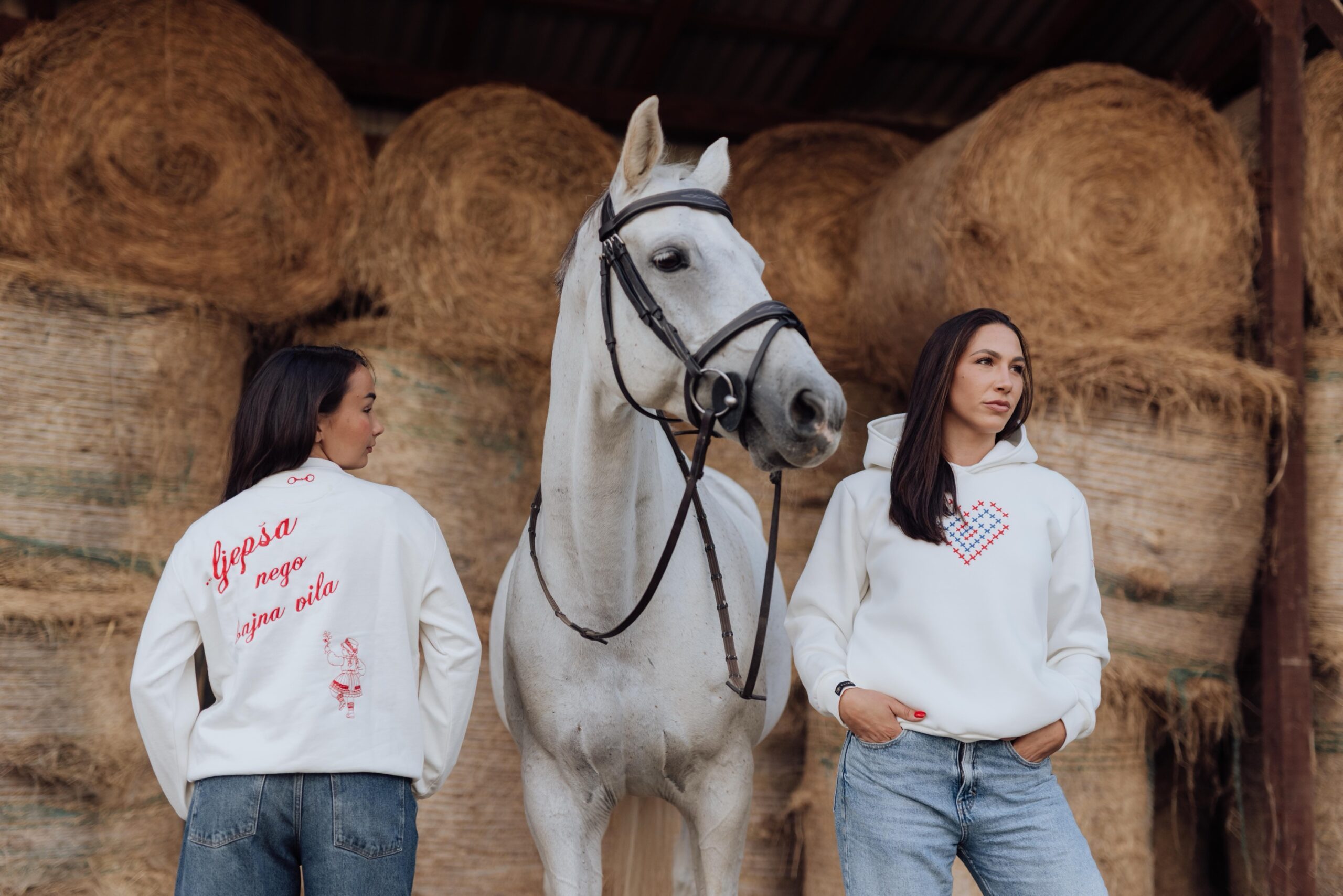 ENIBO x VKJ : ljepša nego… Sweatshirt